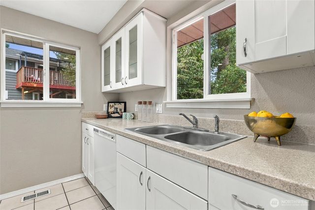 7815 227th Place SW, Edmonds, WA 98026