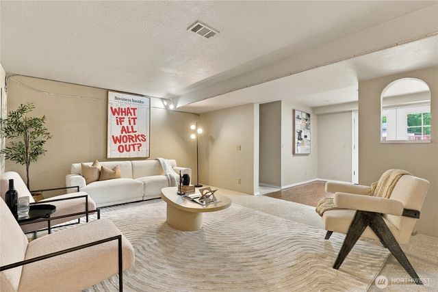 7815 227th Place SW, Edmonds, WA 98026