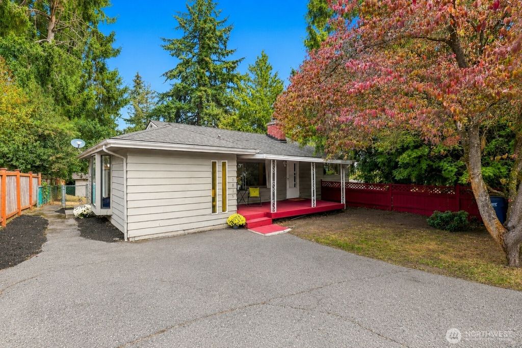 7815 227th Place SW, Edmonds, WA 98026