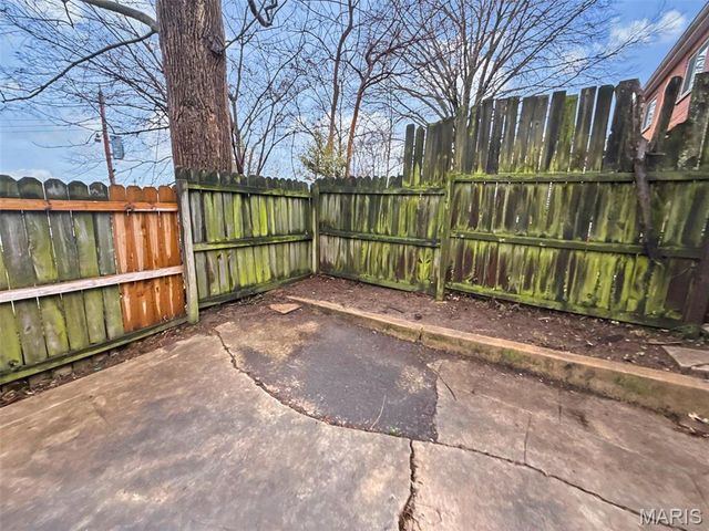 6220 Minnesota Avenue, St Louis, MO 63111