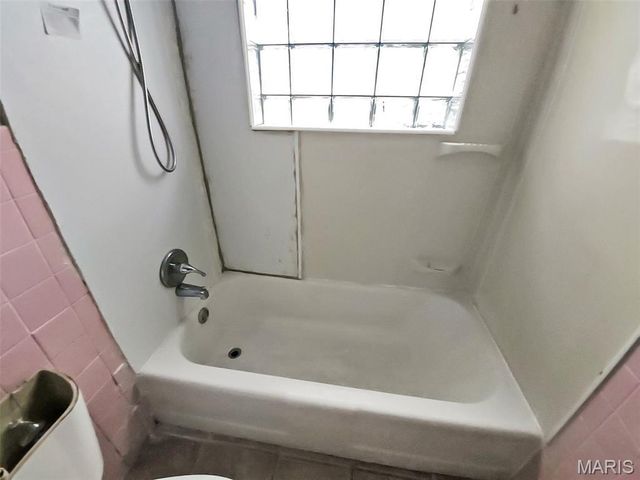 6220 Minnesota Avenue, St Louis, MO 63111