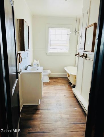 14 103rd Street, Troy, NY 12180