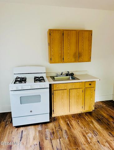 14 103rd Street, Troy, NY 12180