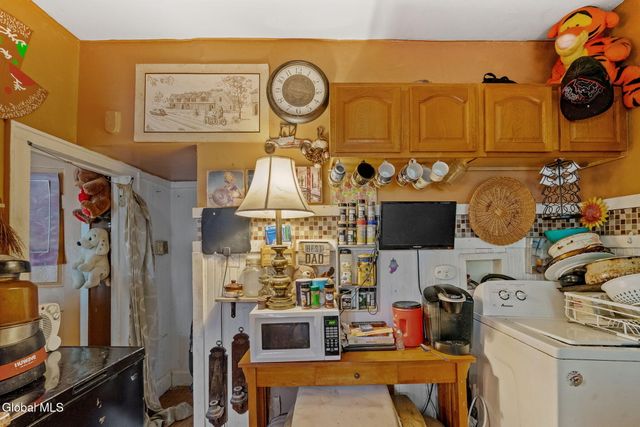 14 103rd Street, Troy, NY 12180