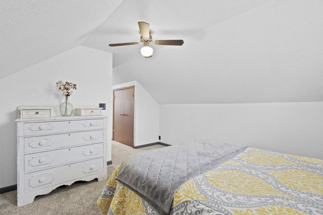 2233 MAGNOLIA LANE, Green Bay, WI 54304