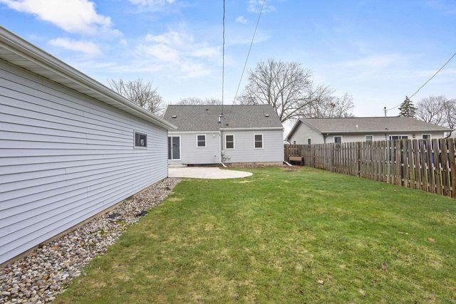2233 MAGNOLIA LANE, Green Bay, WI 54304