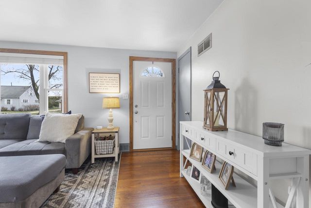 2233 MAGNOLIA LANE, Green Bay, WI 54304