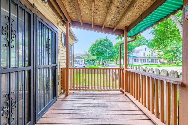 741 Jessamine Avenue E, Saint Paul, MN 55106