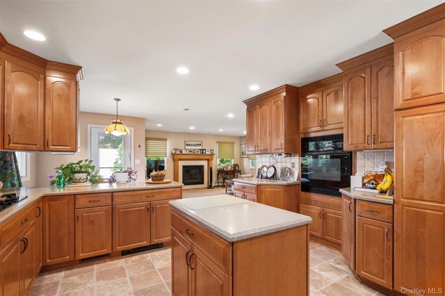 7 Briarcliff Drive, Merrick, NY 11566