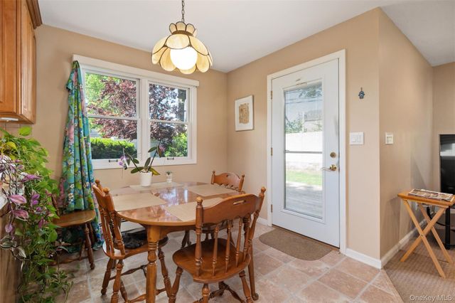 7 Briarcliff Drive, Merrick, NY 11566