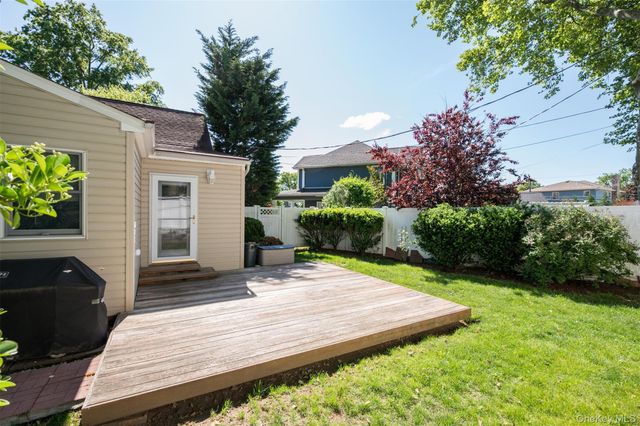 7 Briarcliff Drive, Merrick, NY 11566