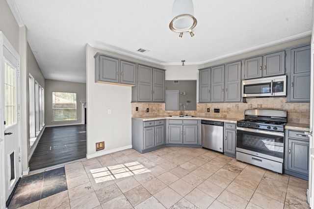 11123 Gatesden Drive, Tomball, TX 77377