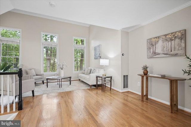 4668 W BRADDOCK RD, Alexandria, VA 22311