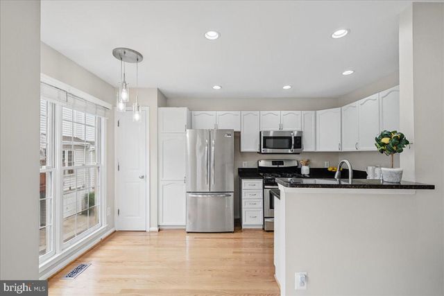 4668 W BRADDOCK RD, Alexandria, VA 22311