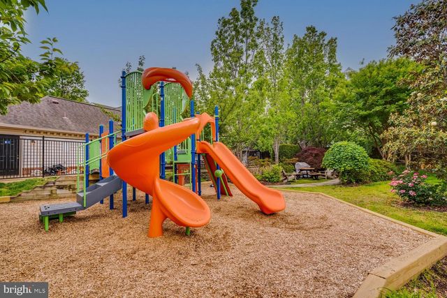 4668 W BRADDOCK RD, Alexandria, VA 22311