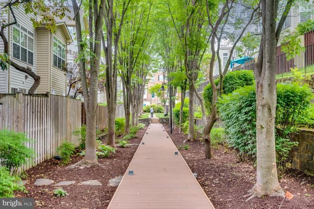 4668 W BRADDOCK RD, Alexandria, VA 22311
