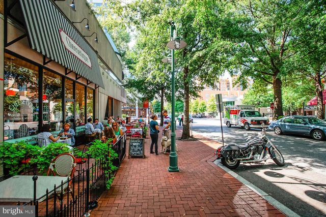 4668 W BRADDOCK RD, Alexandria, VA 22311
