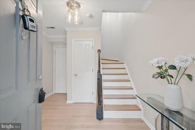 4668 W BRADDOCK RD, Alexandria, VA 22311