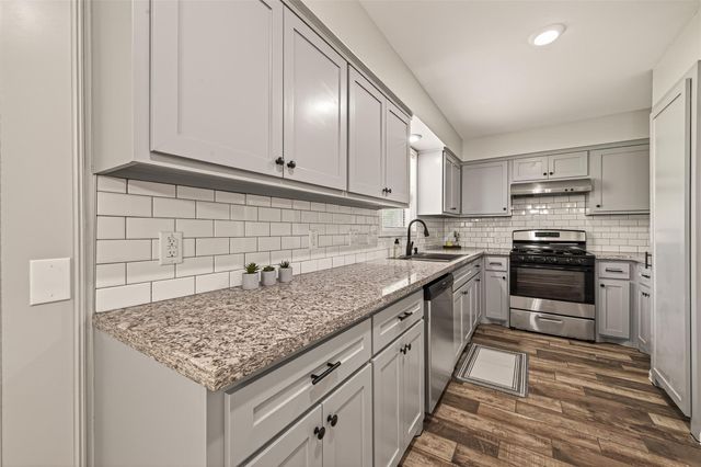 1203 Bernard Avenue, Rosenberg, TX 77471