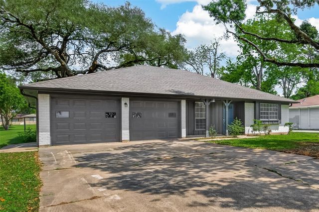 1203 Bernard Avenue, Rosenberg, TX 77471