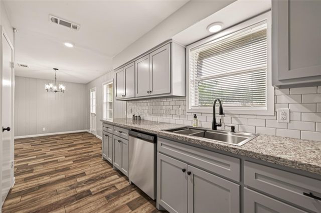 1203 Bernard Avenue, Rosenberg, TX 77471