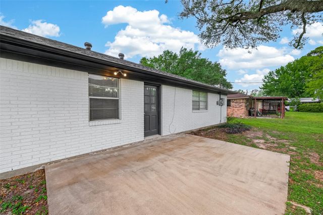 1203 Bernard Avenue, Rosenberg, TX 77471