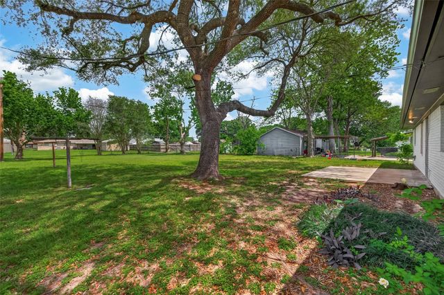 1203 Bernard Avenue, Rosenberg, TX 77471