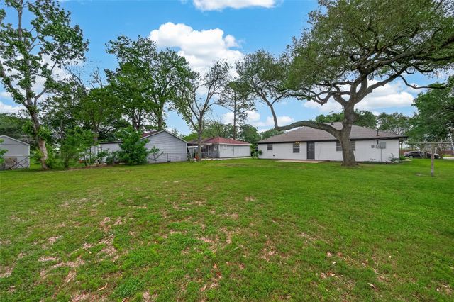 1203 Bernard Avenue, Rosenberg, TX 77471