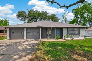 1203 Bernard Avenue, Rosenberg, TX 77471
