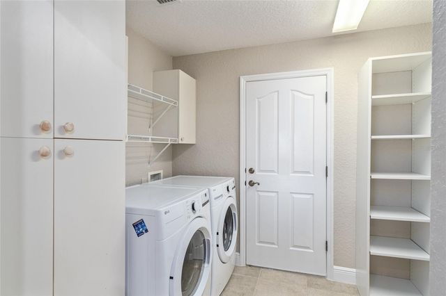 1587 HARTSVILLE TRAIL, The Villages, FL 32162