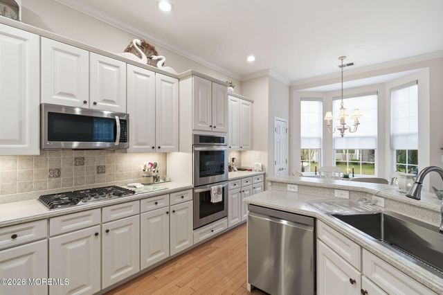 19 Hot Springs Terrace, Barnegat, NJ 08005