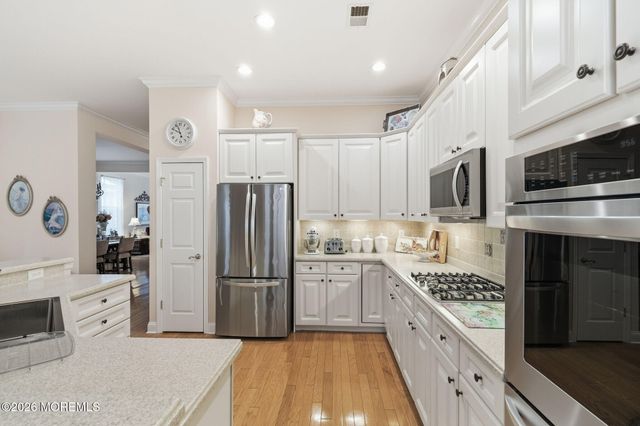 19 Hot Springs Terrace, Barnegat, NJ 08005