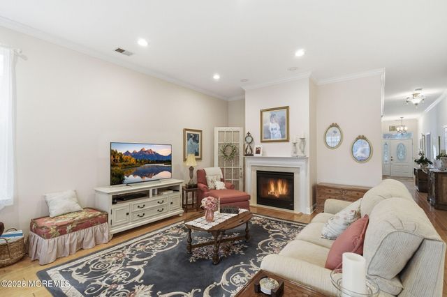 19 Hot Springs Terrace, Barnegat, NJ 08005