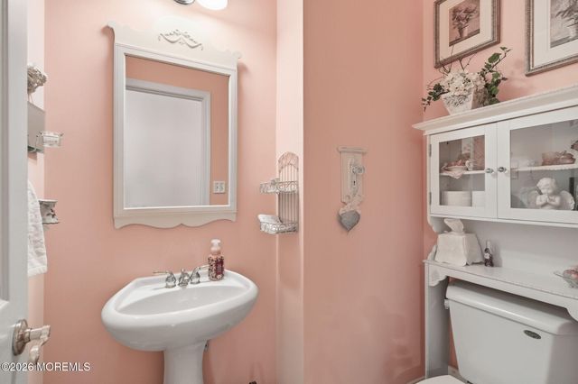 19 Hot Springs Terrace, Barnegat, NJ 08005