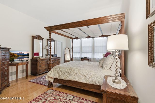 19 Hot Springs Terrace, Barnegat, NJ 08005