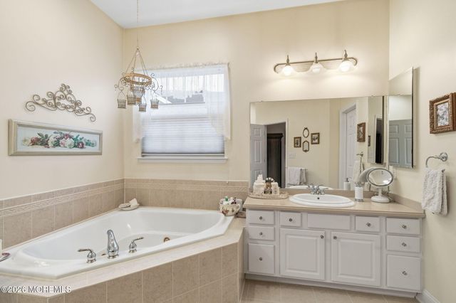 19 Hot Springs Terrace, Barnegat, NJ 08005