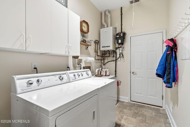 19 Hot Springs Terrace, Barnegat, NJ 08005