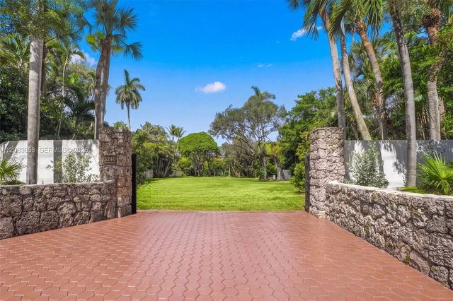 3940 Douglas Road, Miami, FL 33133