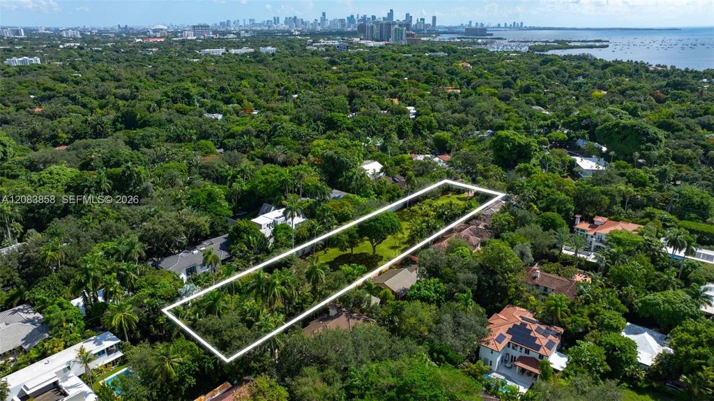 3940 Douglas Road, Miami, FL 33133