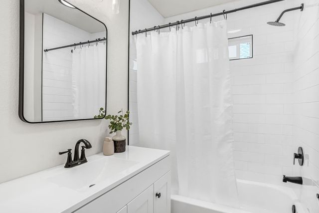 1575 19th Avenue, Kingsburg, CA 93631