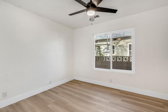 1575 19th Avenue, Kingsburg, CA 93631