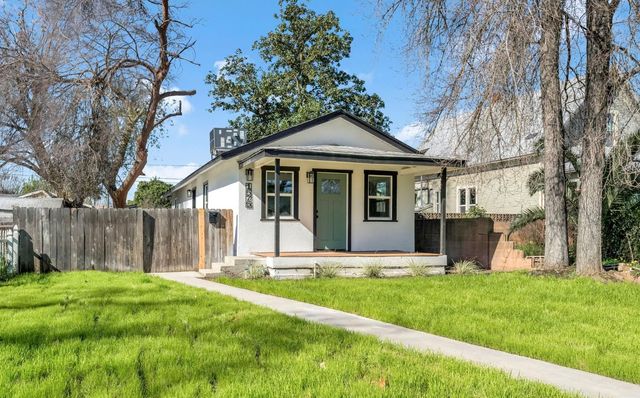 1575 19th Avenue, Kingsburg, CA 93631