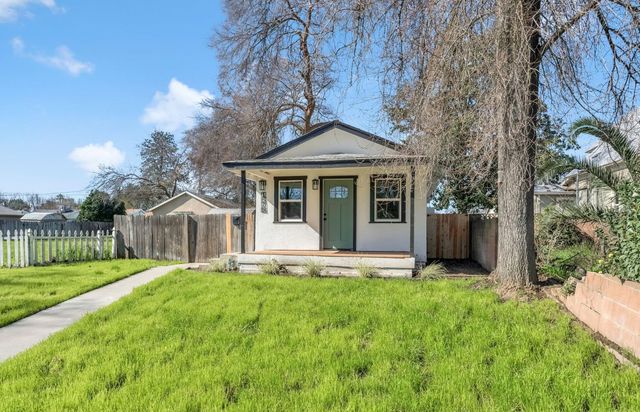 1575 19th Avenue, Kingsburg, CA 93631