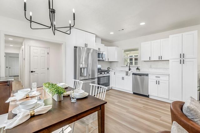 1575 19th Avenue, Kingsburg, CA 93631