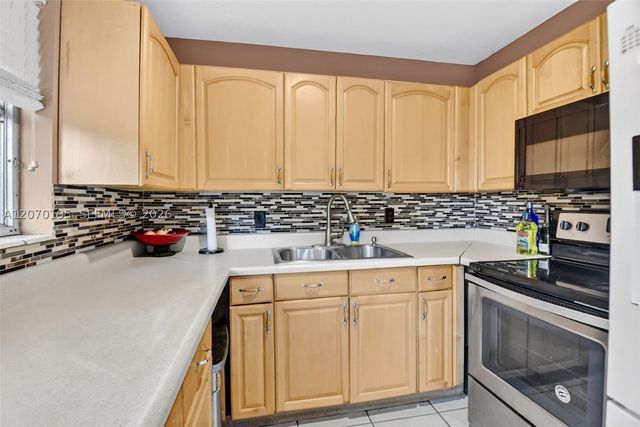 1572 Woodland Ave, West Palm Beach, FL 33415
