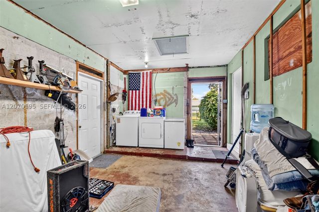 1572 Woodland Ave, West Palm Beach, FL 33415