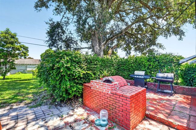 1572 Woodland Ave, West Palm Beach, FL 33415