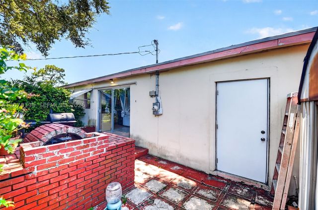 1572 Woodland Ave, West Palm Beach, FL 33415