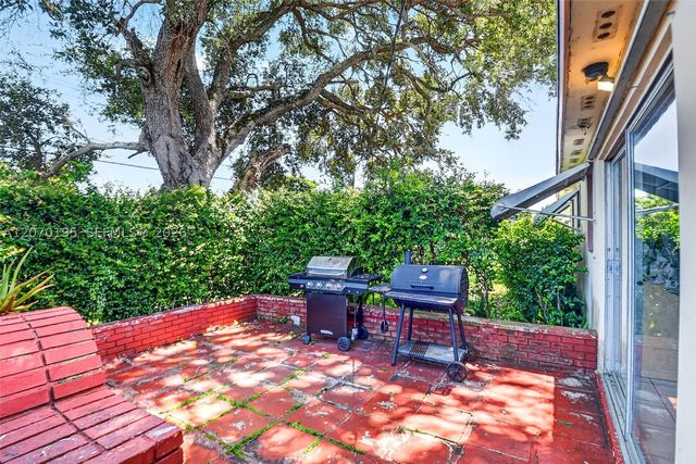 1572 Woodland Ave, West Palm Beach, FL 33415