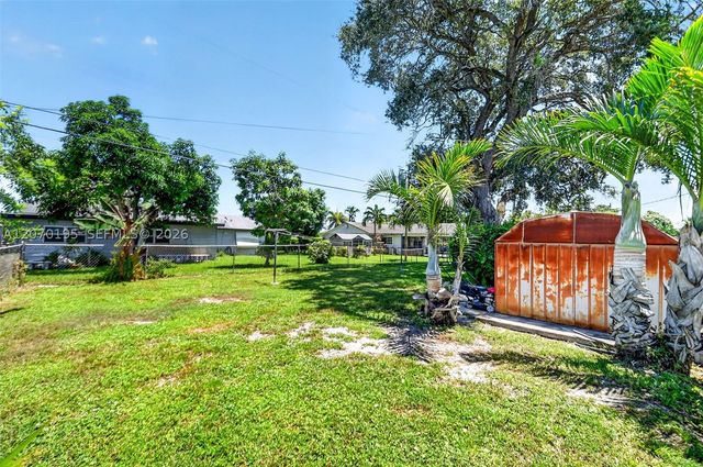 1572 Woodland Ave, West Palm Beach, FL 33415